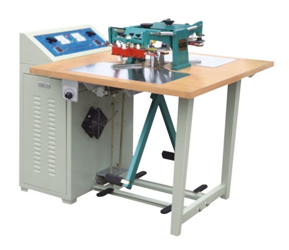 Foot-step high frequency plastic welding machine